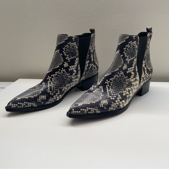Marc Fisher Yale Pointed Chelsea Bootie reptile snake leather boot black white 9 - Picture 7 of 16